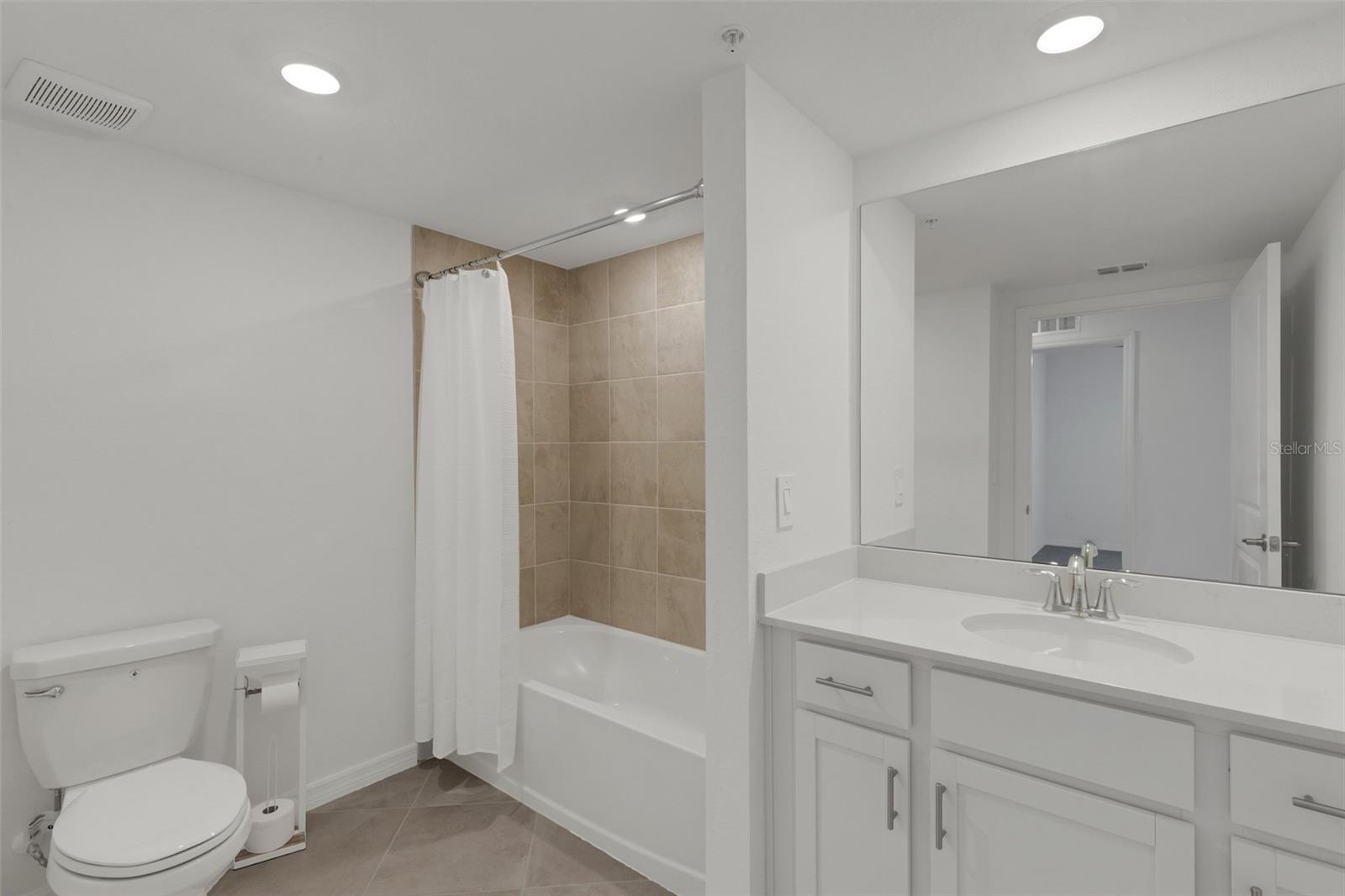 5624 Summit Pointe Cir #104, Bradenton, FL 34210