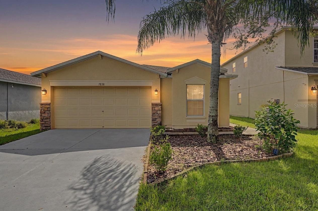 7838 Carriage Pointe Dr, Gibsonton, FL 33534