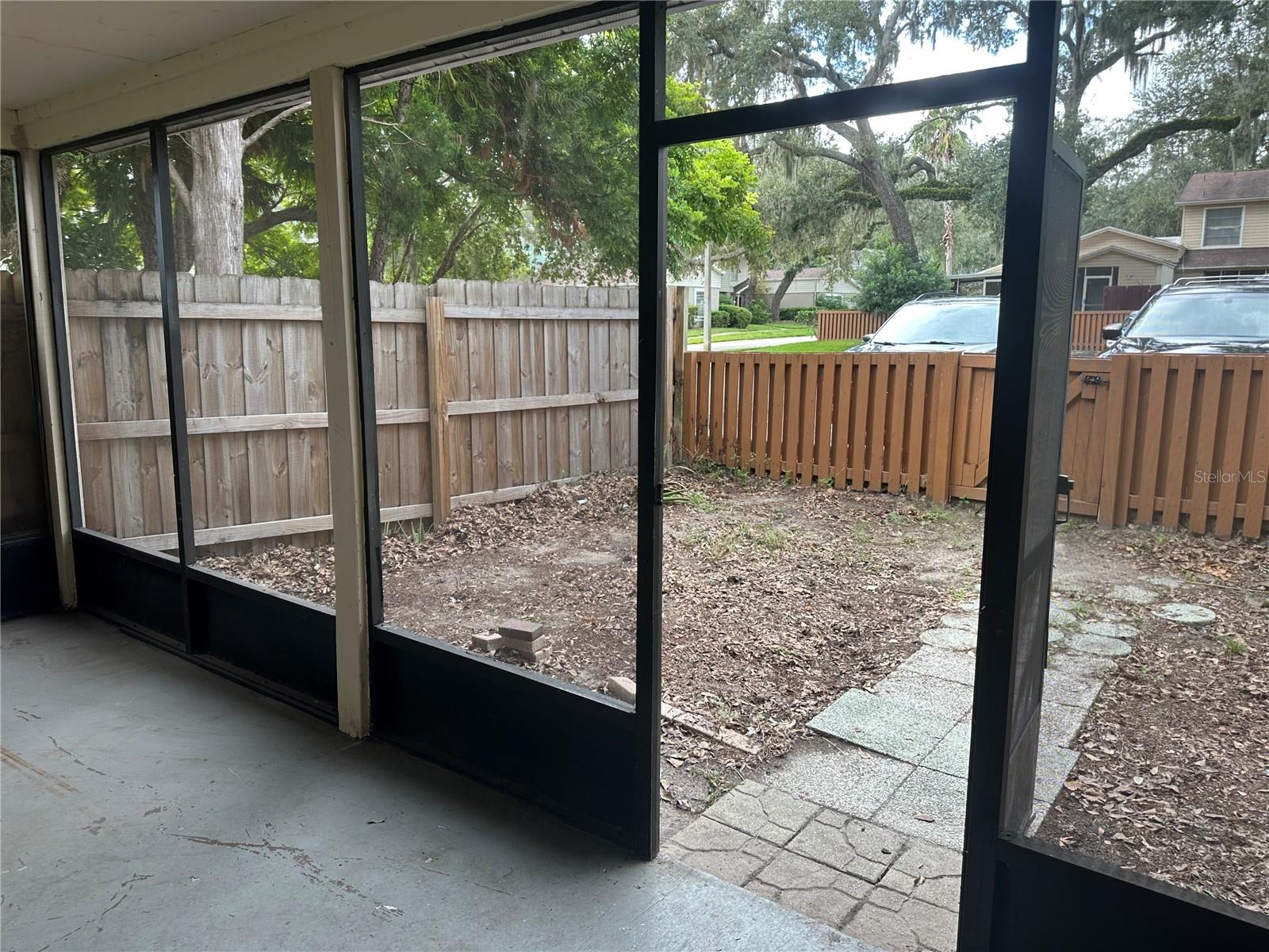 14752 Morning Dr, Lutz, FL 33559