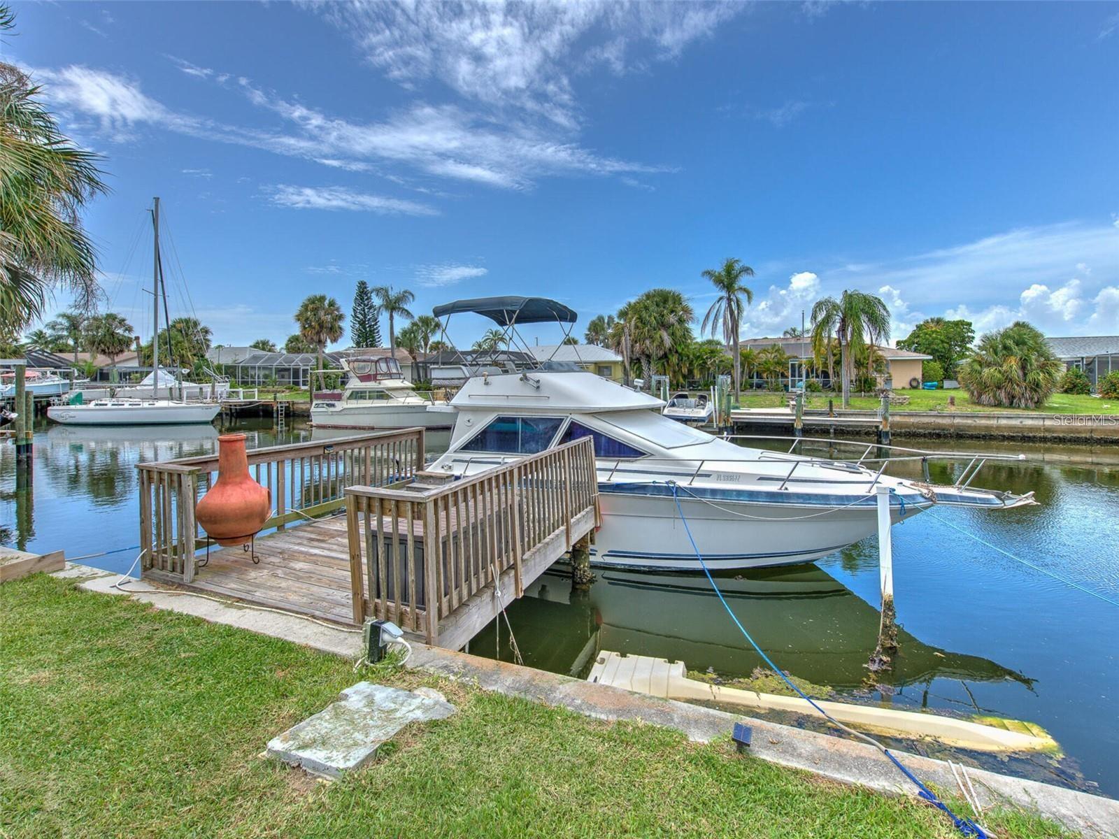6314 Wisteria Ln, Apollo Beach, FL 33572