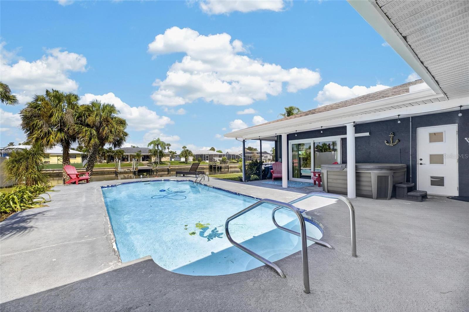 6314 Wisteria Ln, Apollo Beach, FL 33572