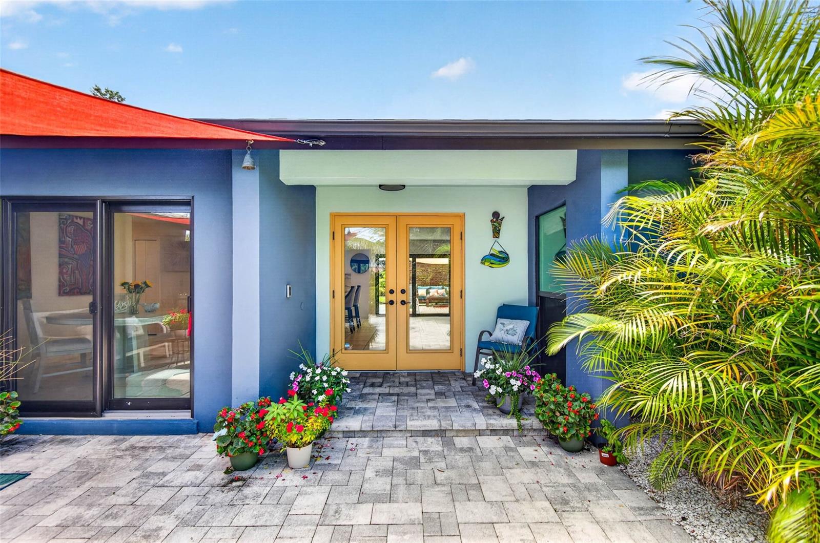 114 12th St, Belleair Beach, FL 33786