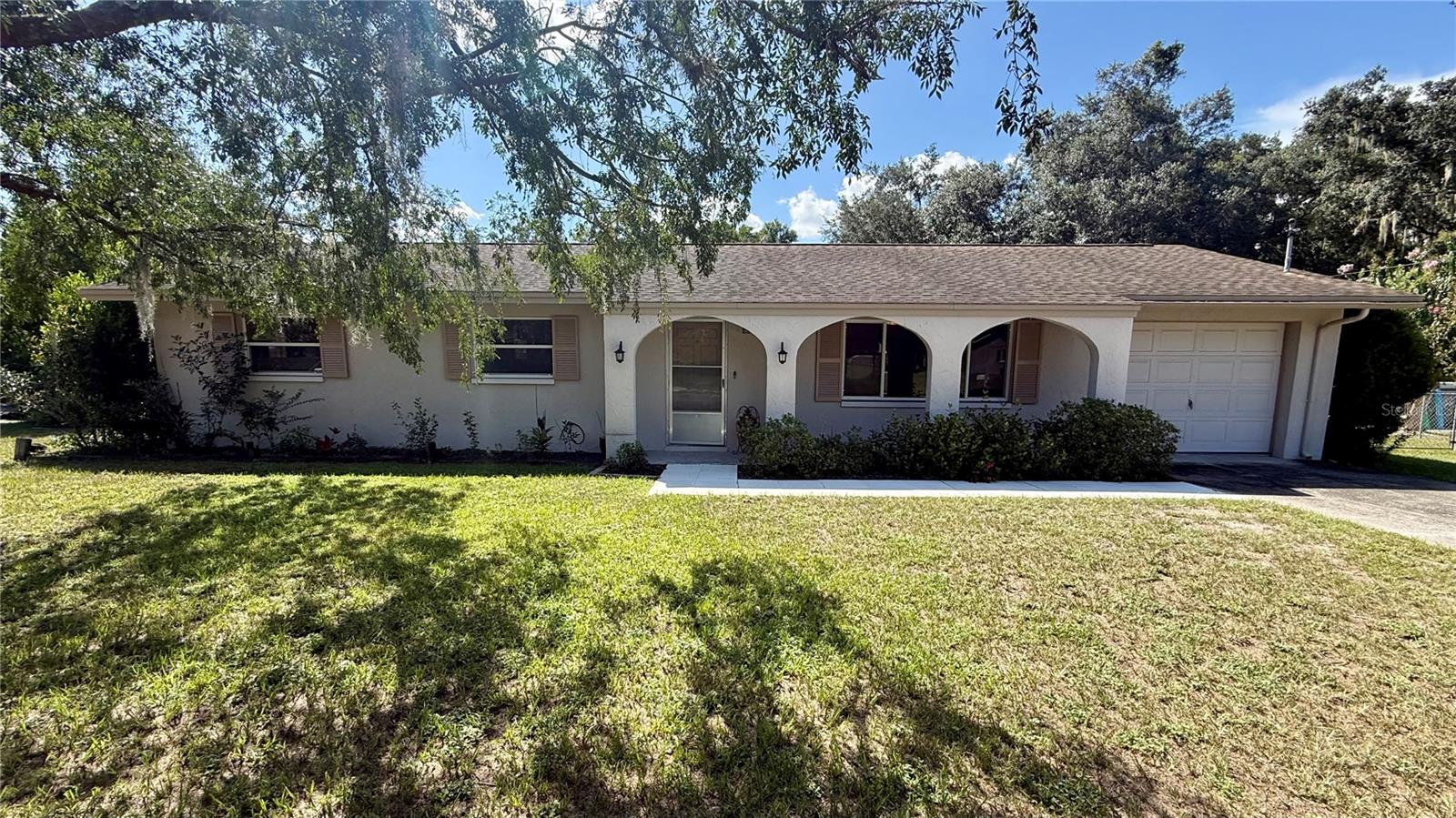 12215 Orchid Ln, Thonotosassa, FL 33592