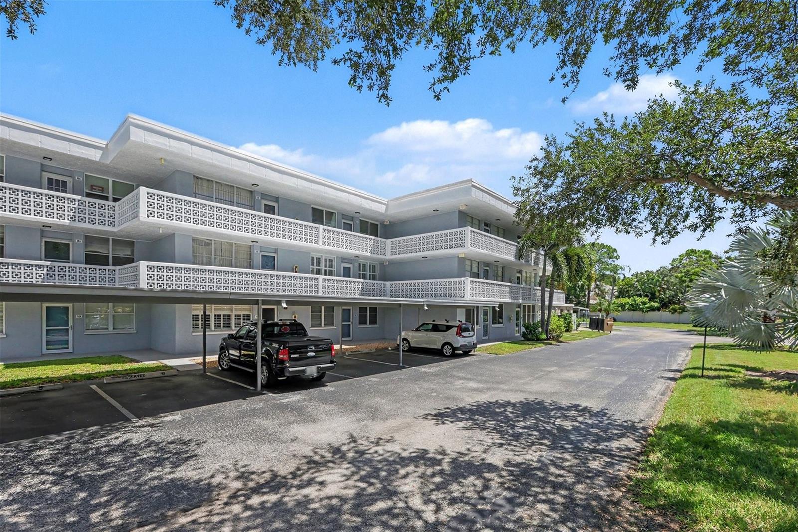 4720 Locust St NE #206, St Petersburg, FL 33703