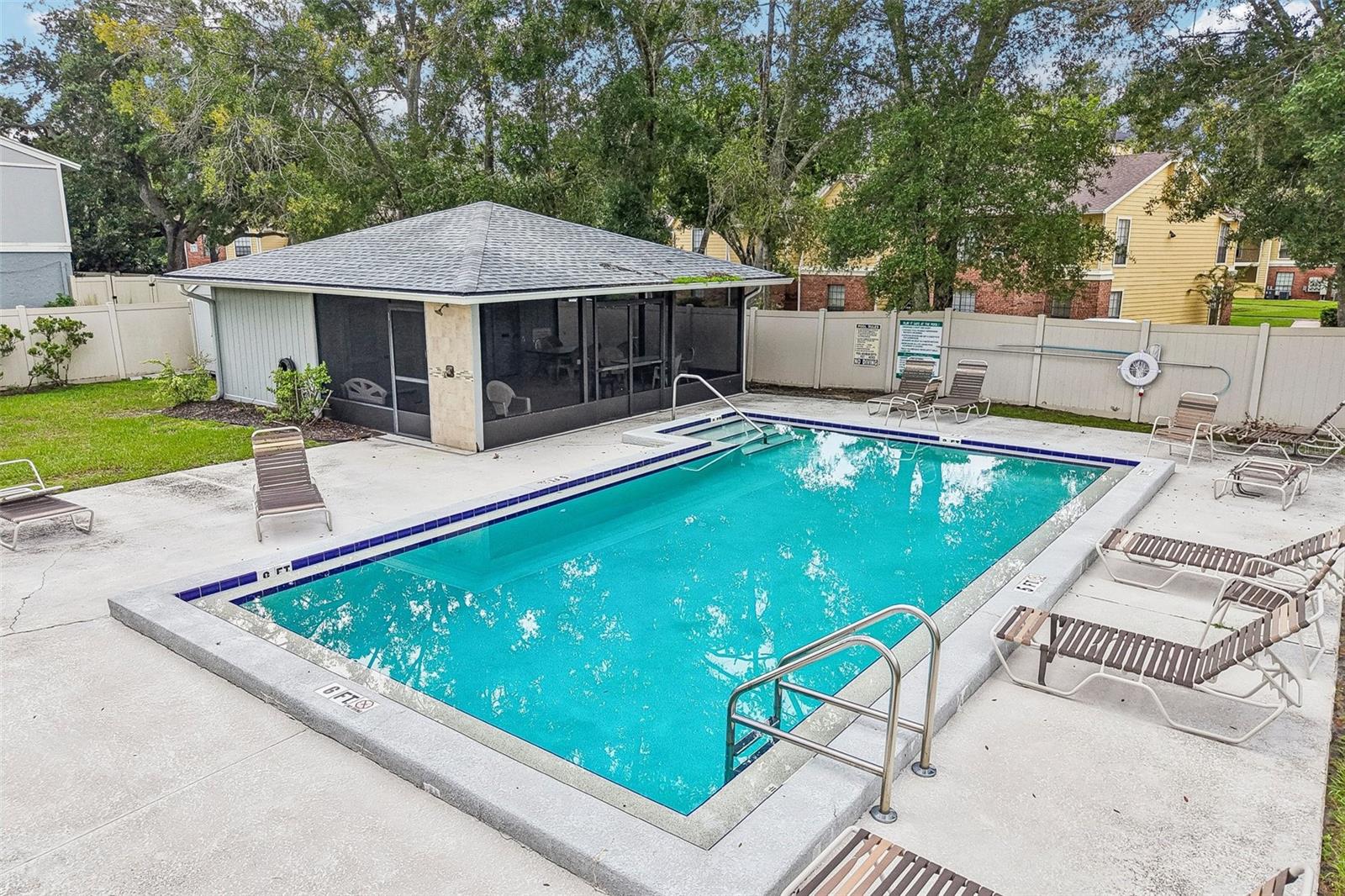 4009 Bainwood Ct, Tampa, FL 33614