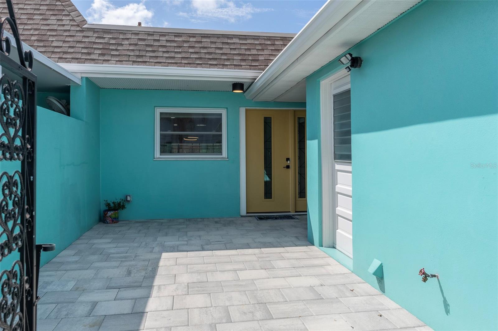 382 Boca Ciega Point Blvd S, St Petersburg, FL 33708