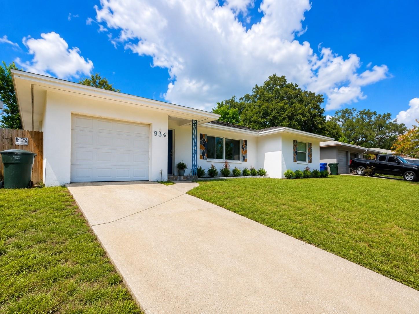 934 Hillwood Dr, Dunedin, FL 34698