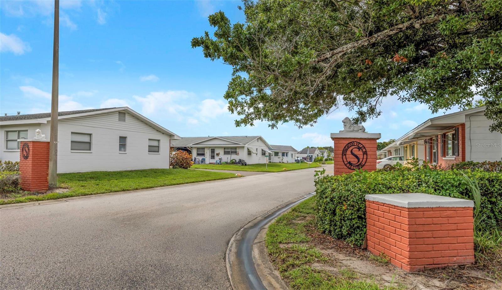 9919 Tulip St N, Pinellas Park, FL 33782