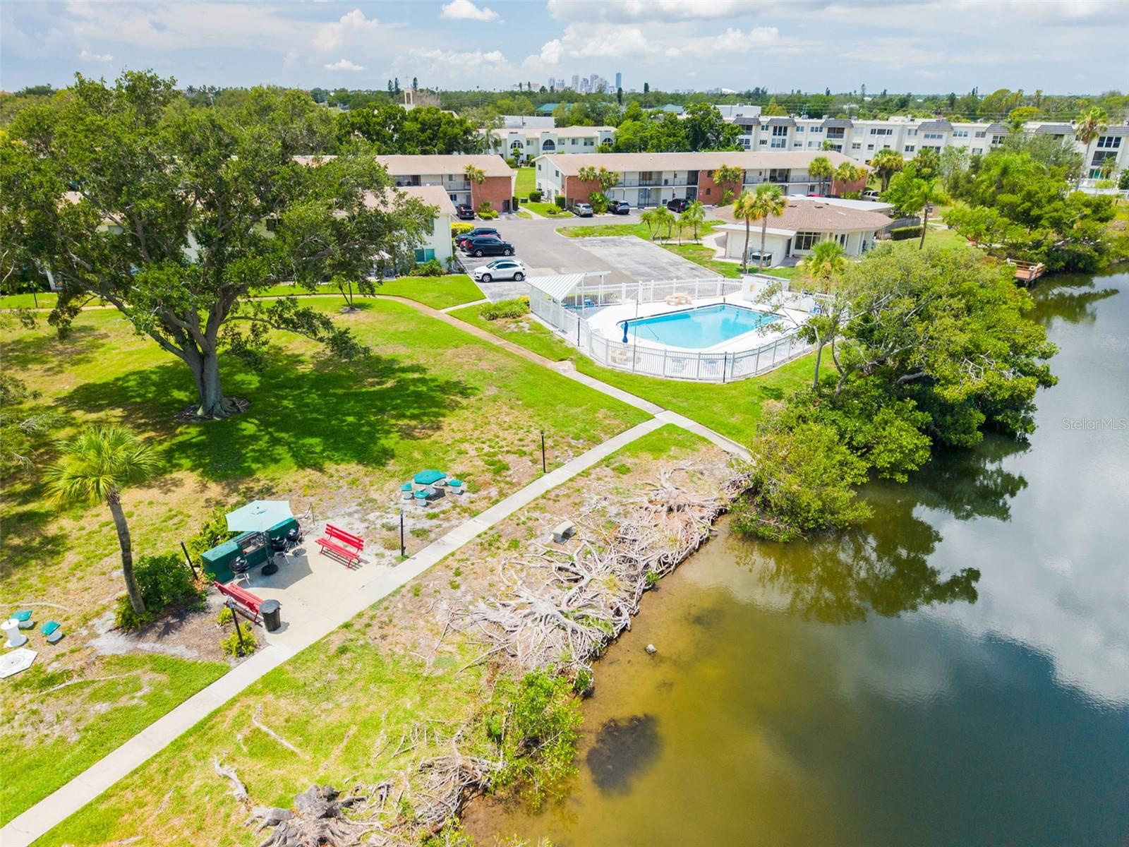 4550 Overlook Dr NE #152, St Petersburg, FL 33703
