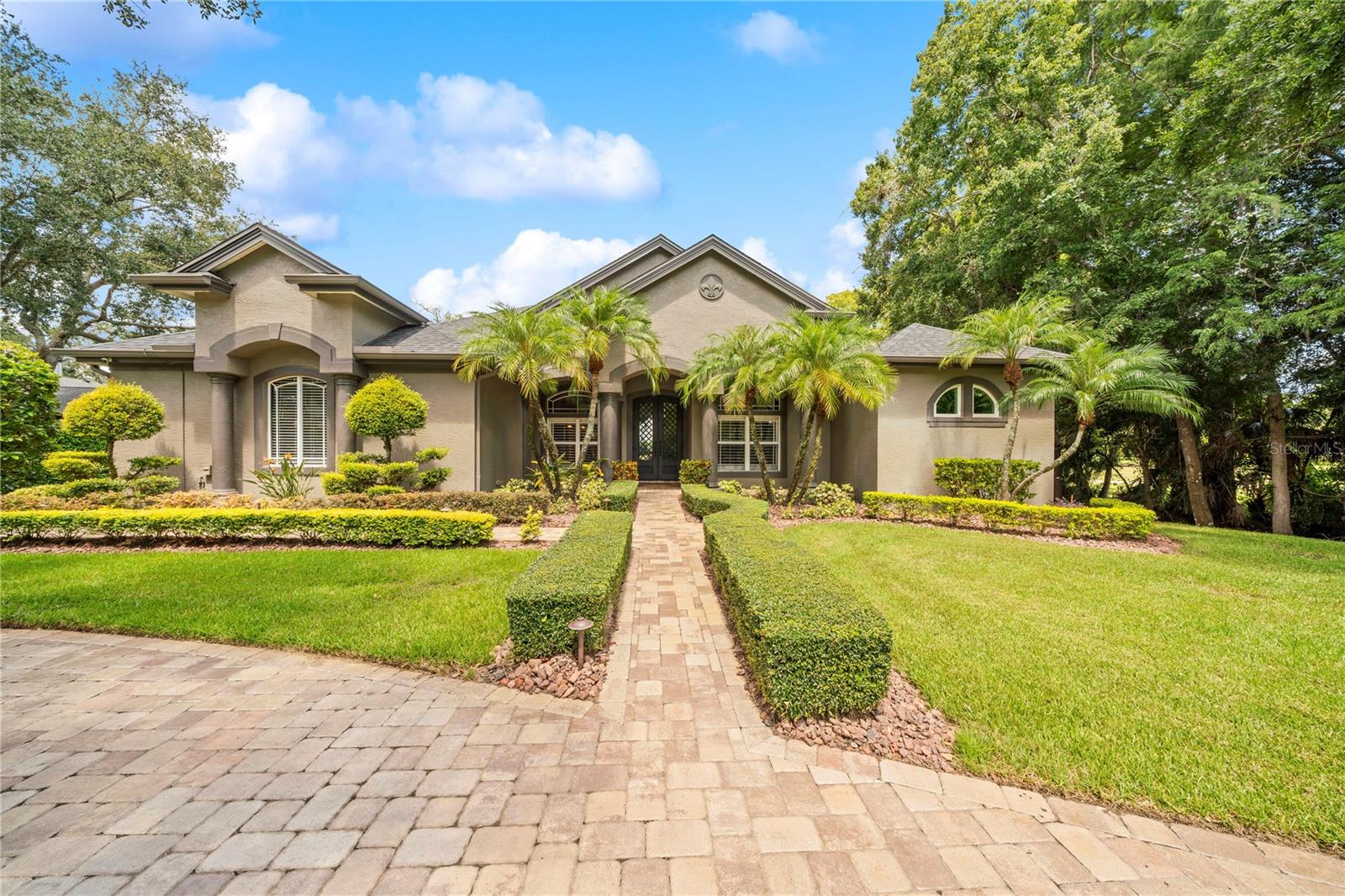 2805 Berwick Dr, Tarpon Springs, FL 34688
