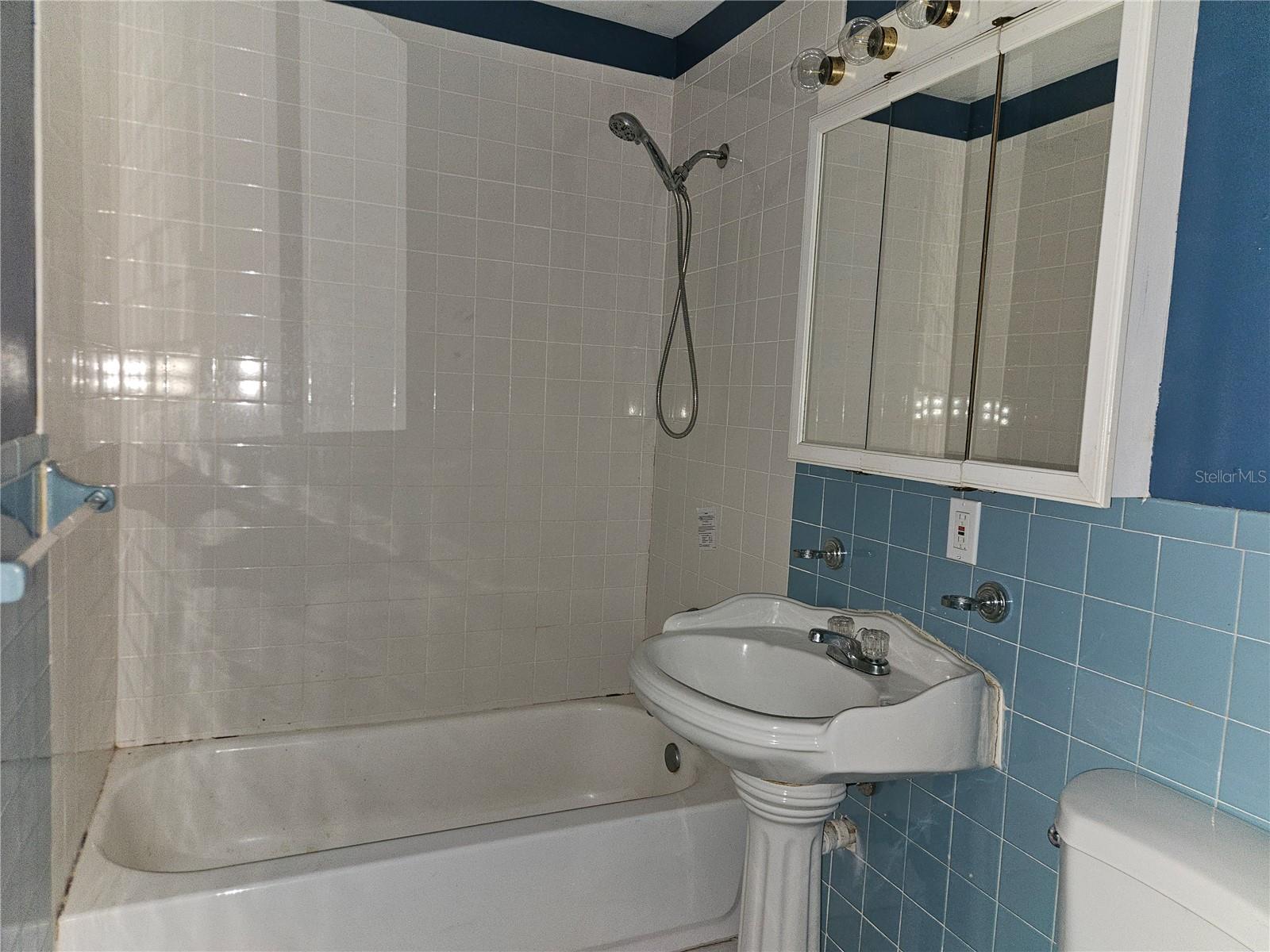 2434 37th St S, St Petersburg, FL 33711