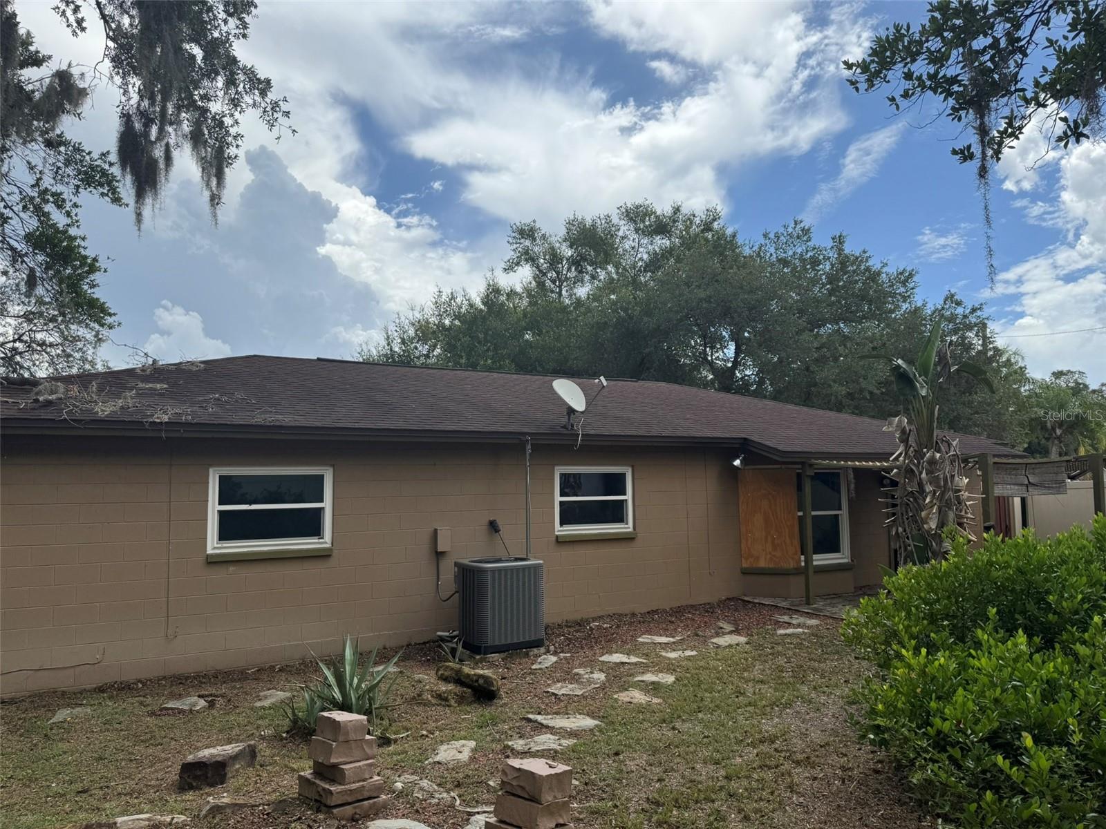 10916 N 19th St, Tampa, FL 33612