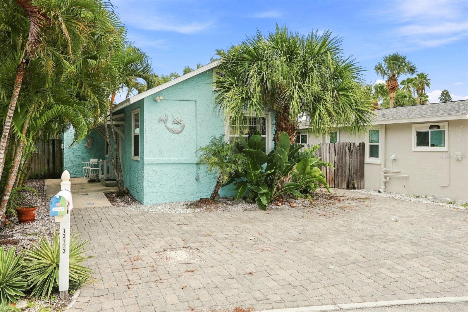 13123 4th St E, Madeira Beach, FL 33708