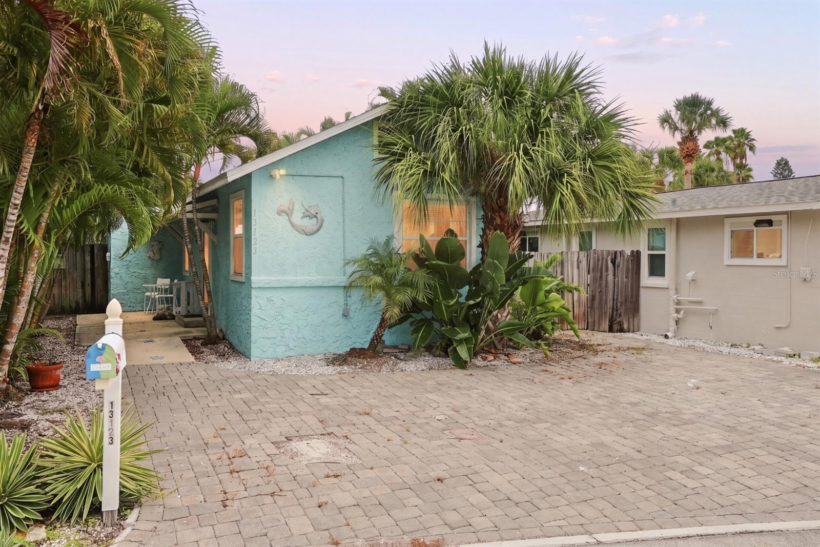 13123 4th St E, Madeira Beach, FL 33708