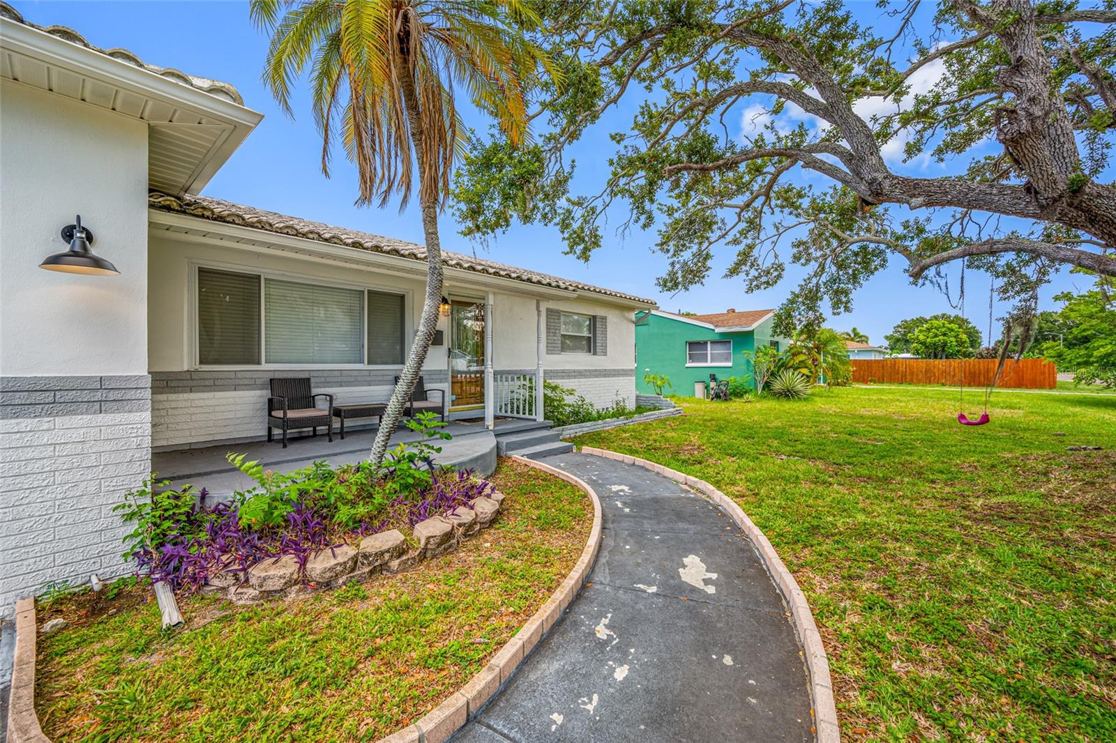 6219 Hampton Dr N, St Petersburg, FL 33710