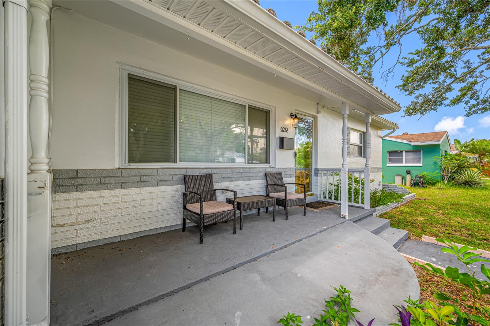 6219 Hampton Dr N, St Petersburg, FL 33710