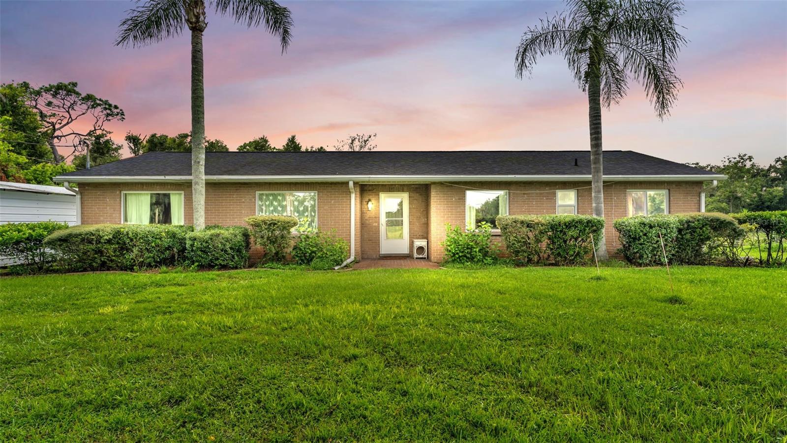 2742 Dad Weldon Rd, Dover, FL 33527