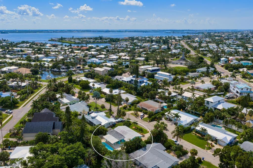 406 Bay Palms Dr, Holmes Beach, FL 34217