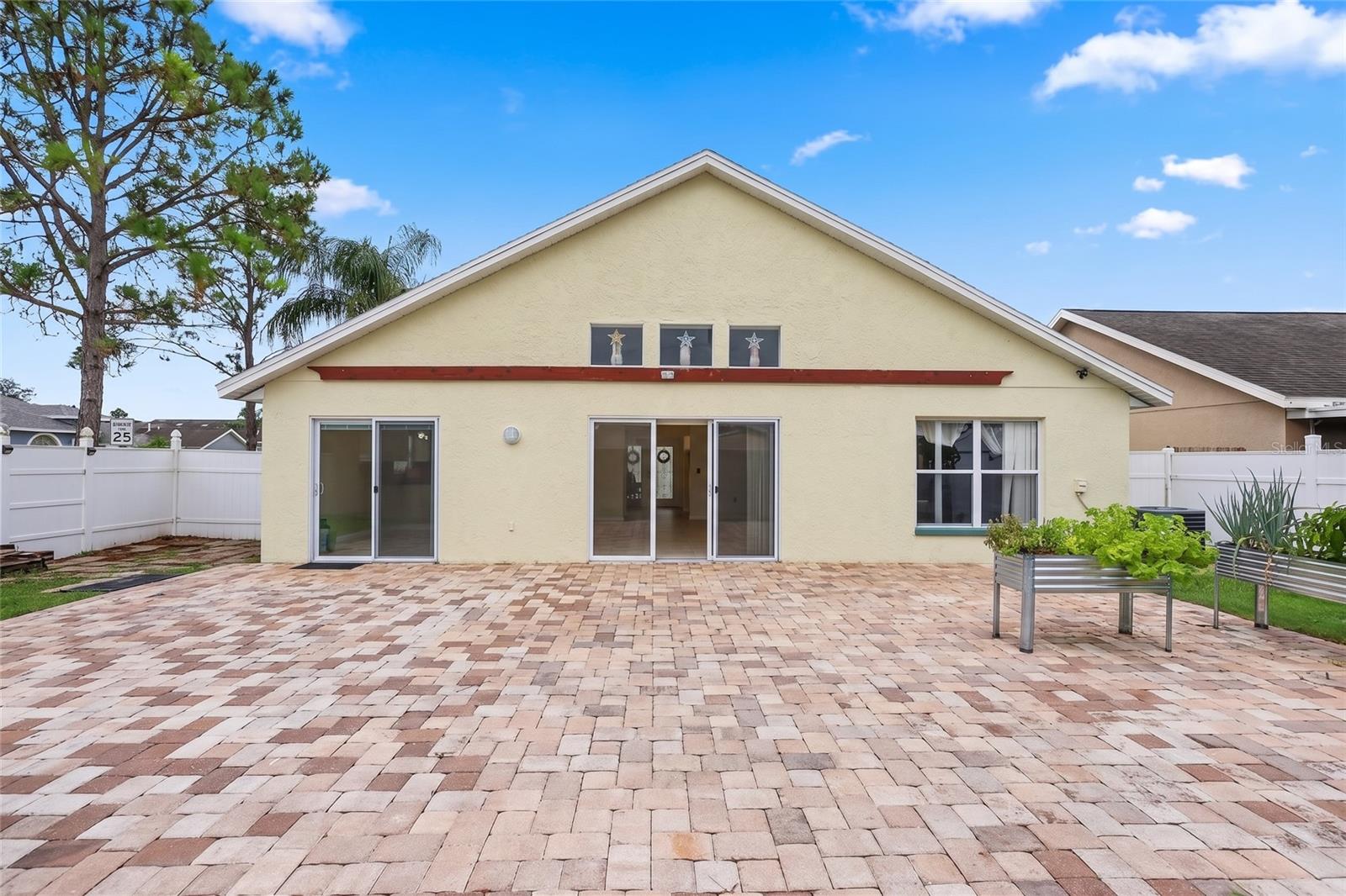 1102 Vinetree Dr, Brandon, FL 33510