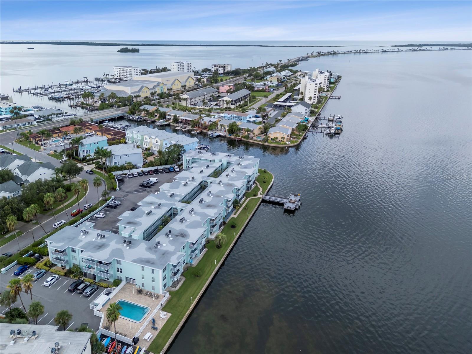 464 N Paula Dr #211, Dunedin, FL 34698