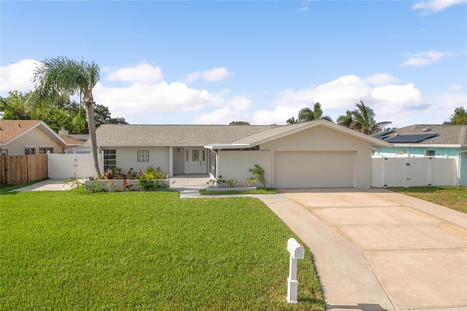 13900 89th Ave, Seminole, FL 33776