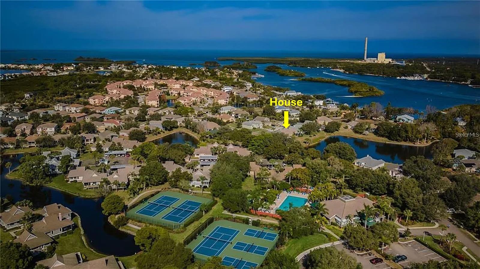 1001 Pond View Ct, Tarpon Springs, FL 34689