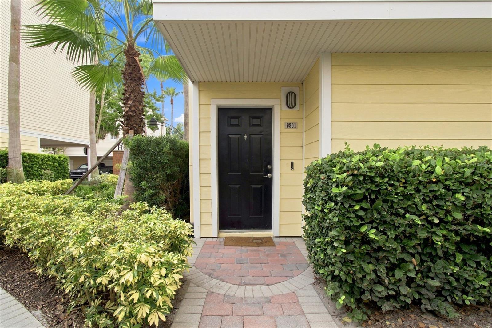 9801 Meadow Field Cir, Tampa, FL 33626