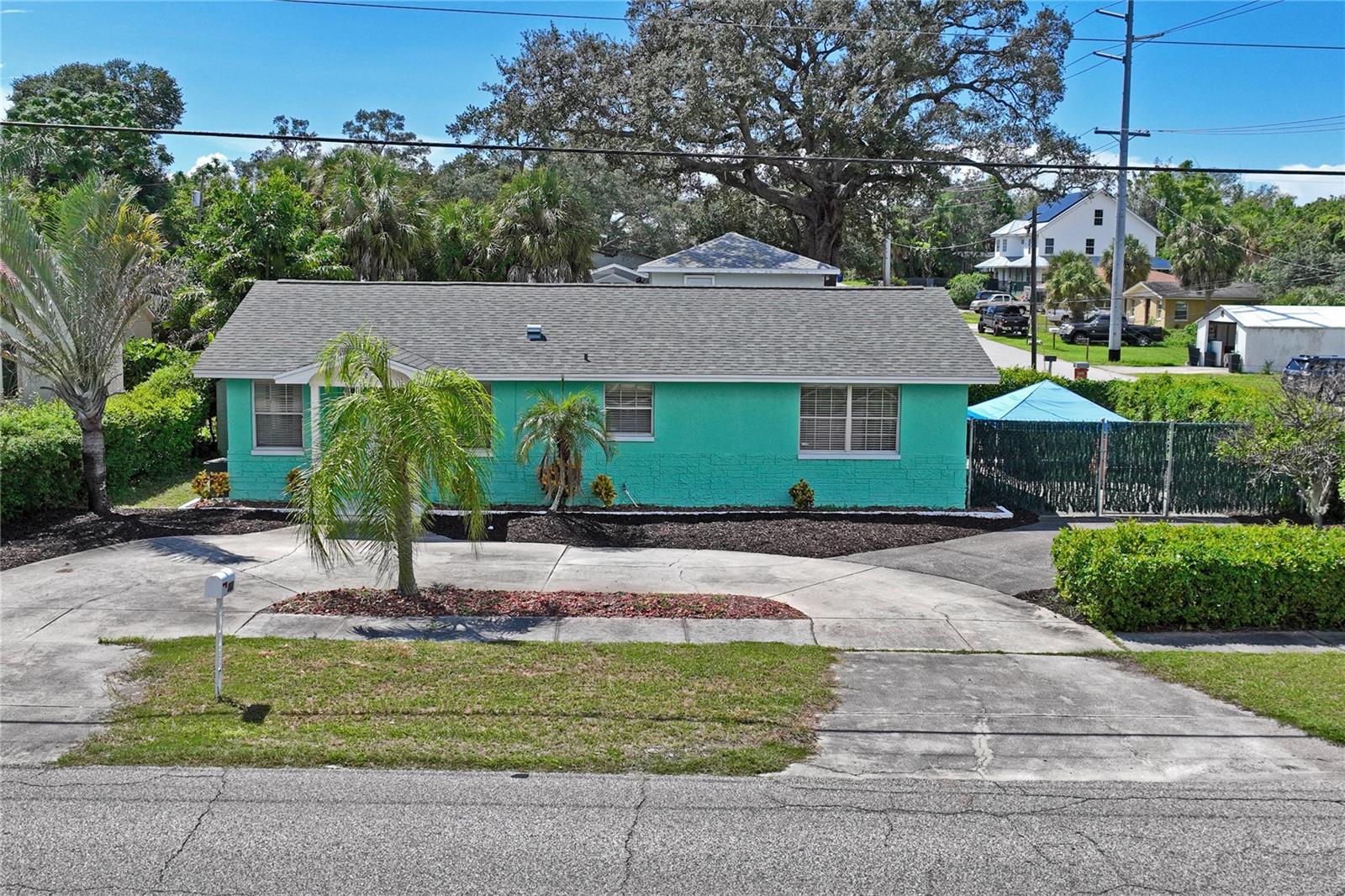 223 N Walton Ave, Tarpon Springs, FL 34689
