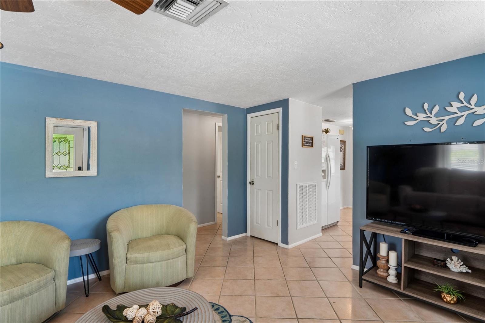 223 N Walton Ave, Tarpon Springs, FL 34689