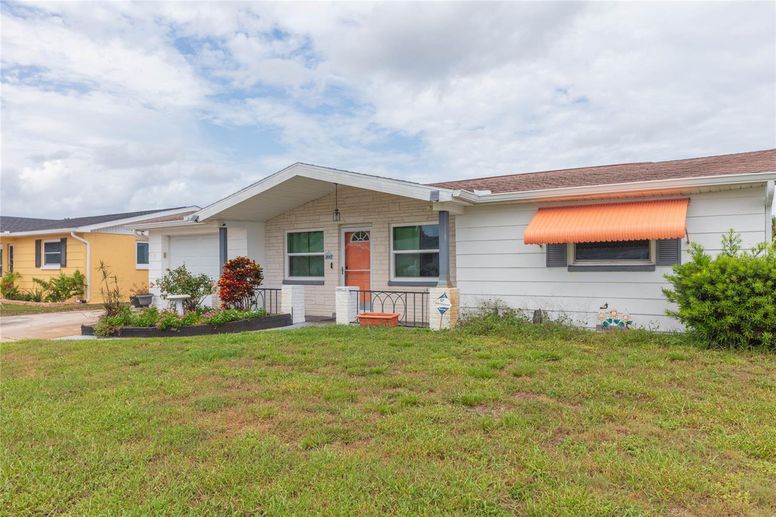 1447 Weyford Ln, Holiday, FL 34691