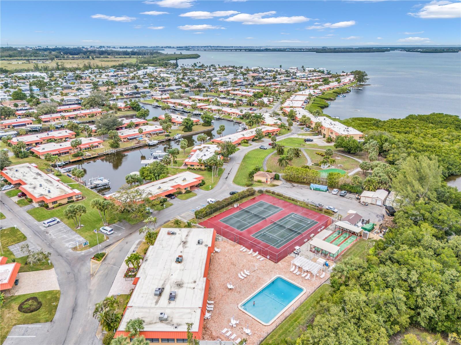4096 El Dorado Cv, Bradenton, FL 34210