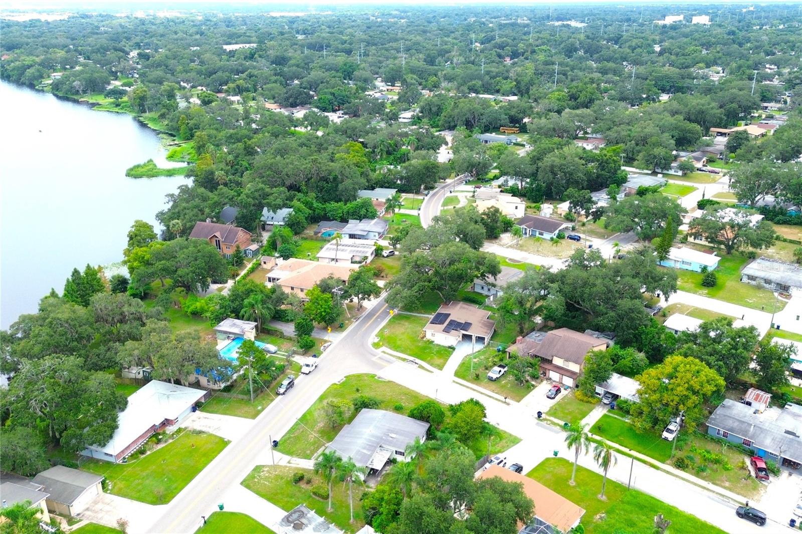3201 River Grove Dr, Tampa, FL 33610