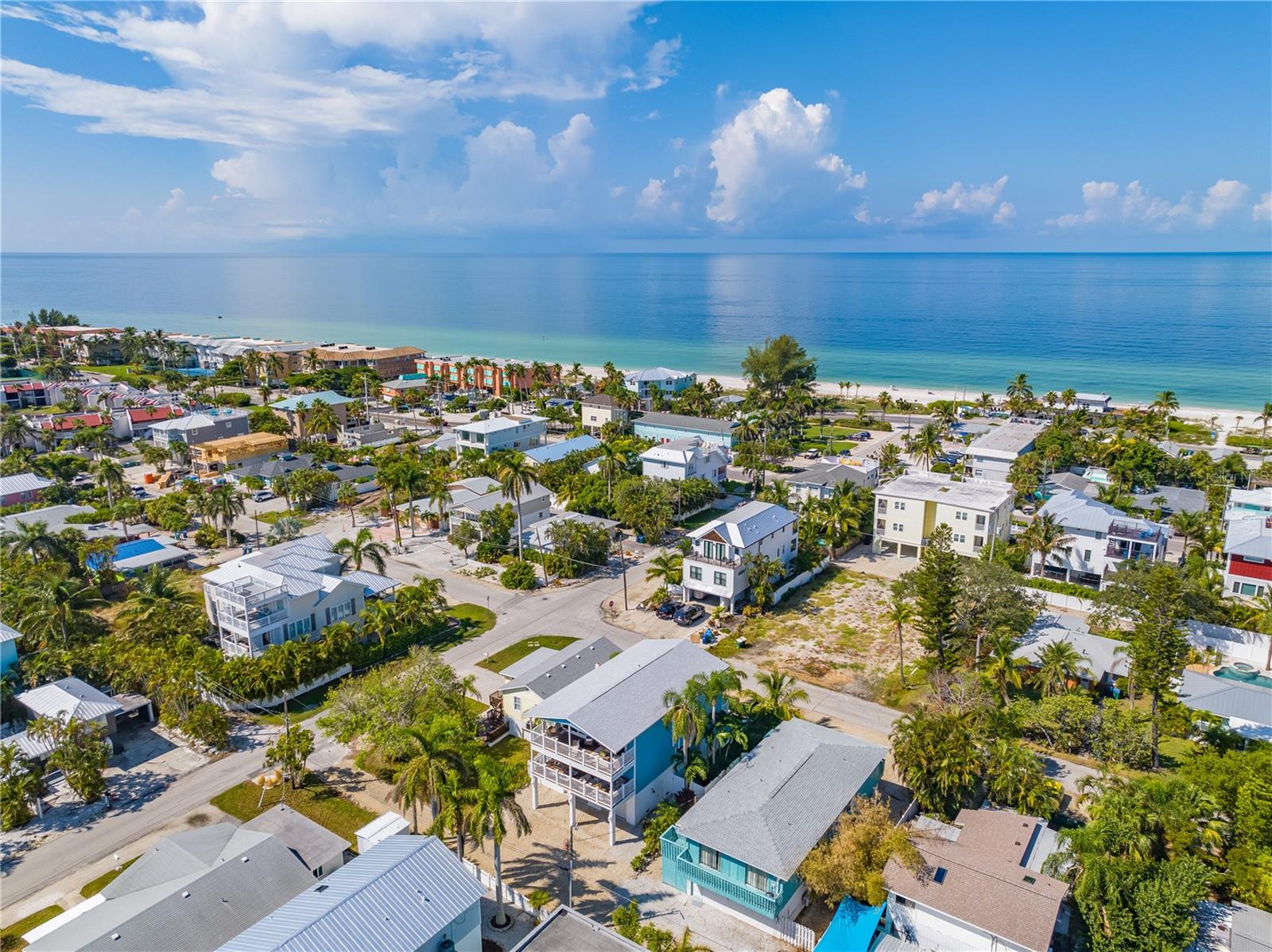 2203 Avenue B, Bradenton Beach, FL 34217