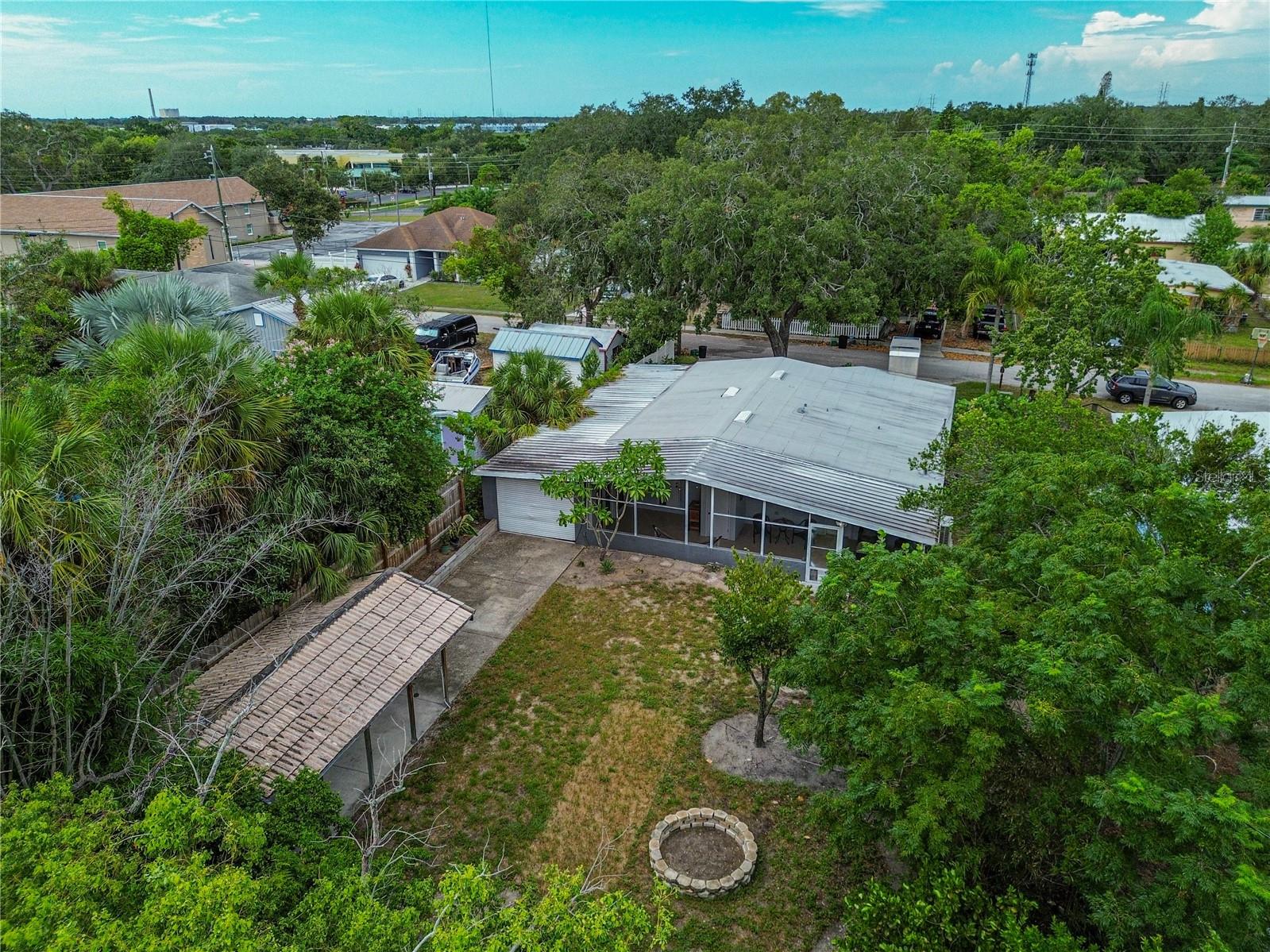 608 Pent St, Tarpon Springs, FL 34689