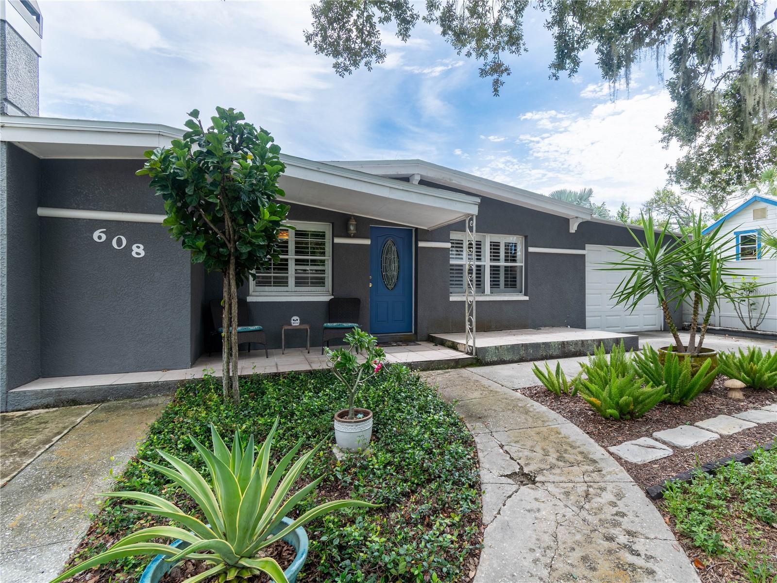 608 Pent St, Tarpon Springs, FL 34689