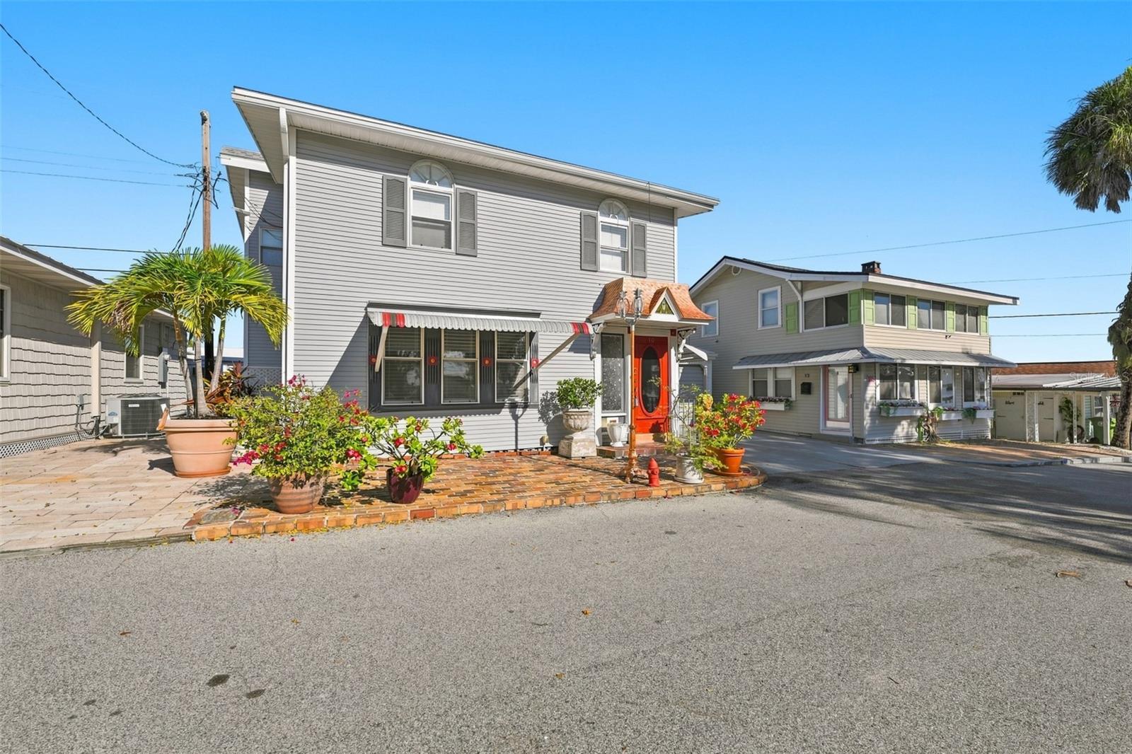 10 Plaza St E, Bradenton, FL 34208