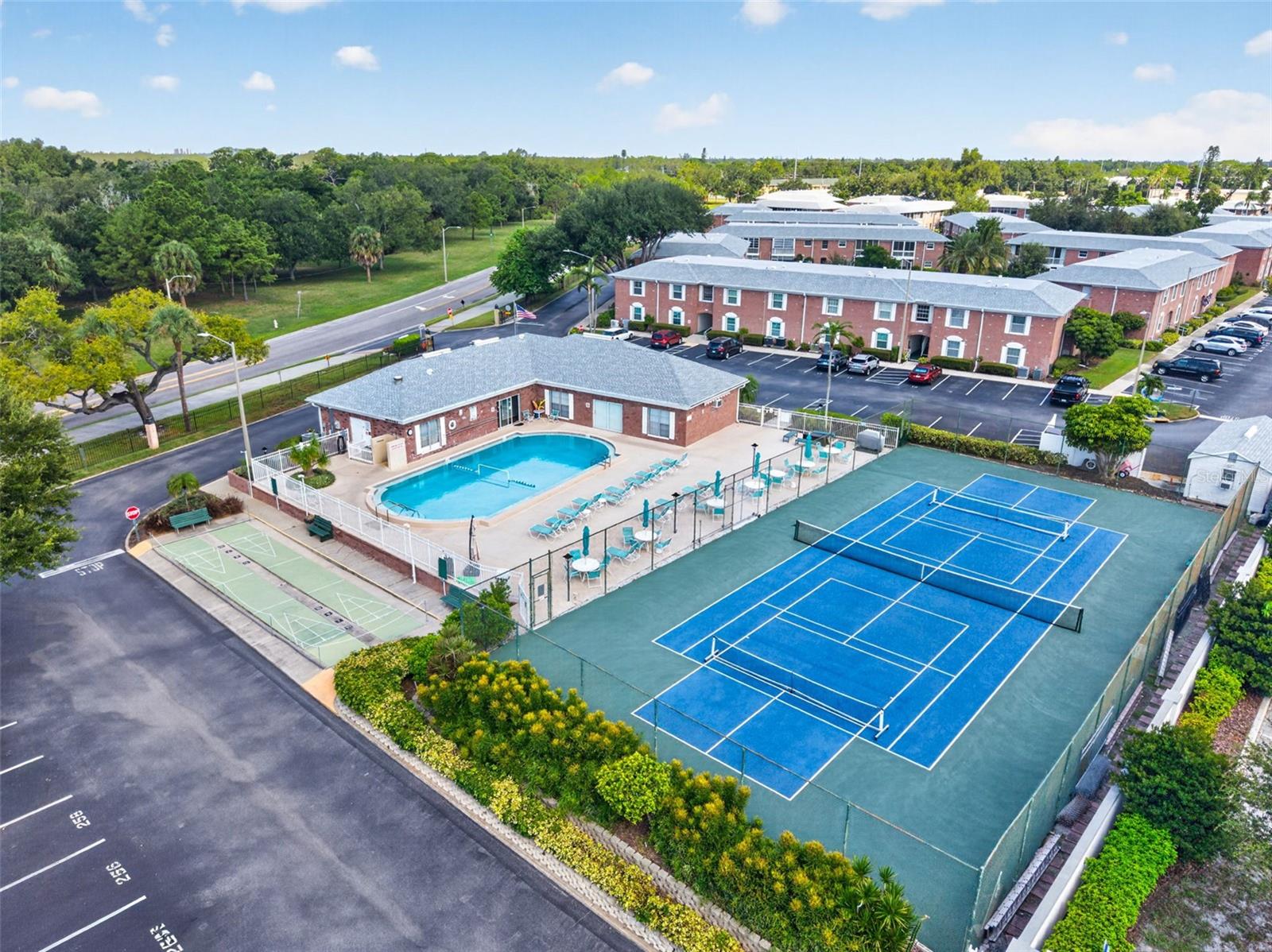 3585 41st Ter S #225, St Petersburg, FL 33711