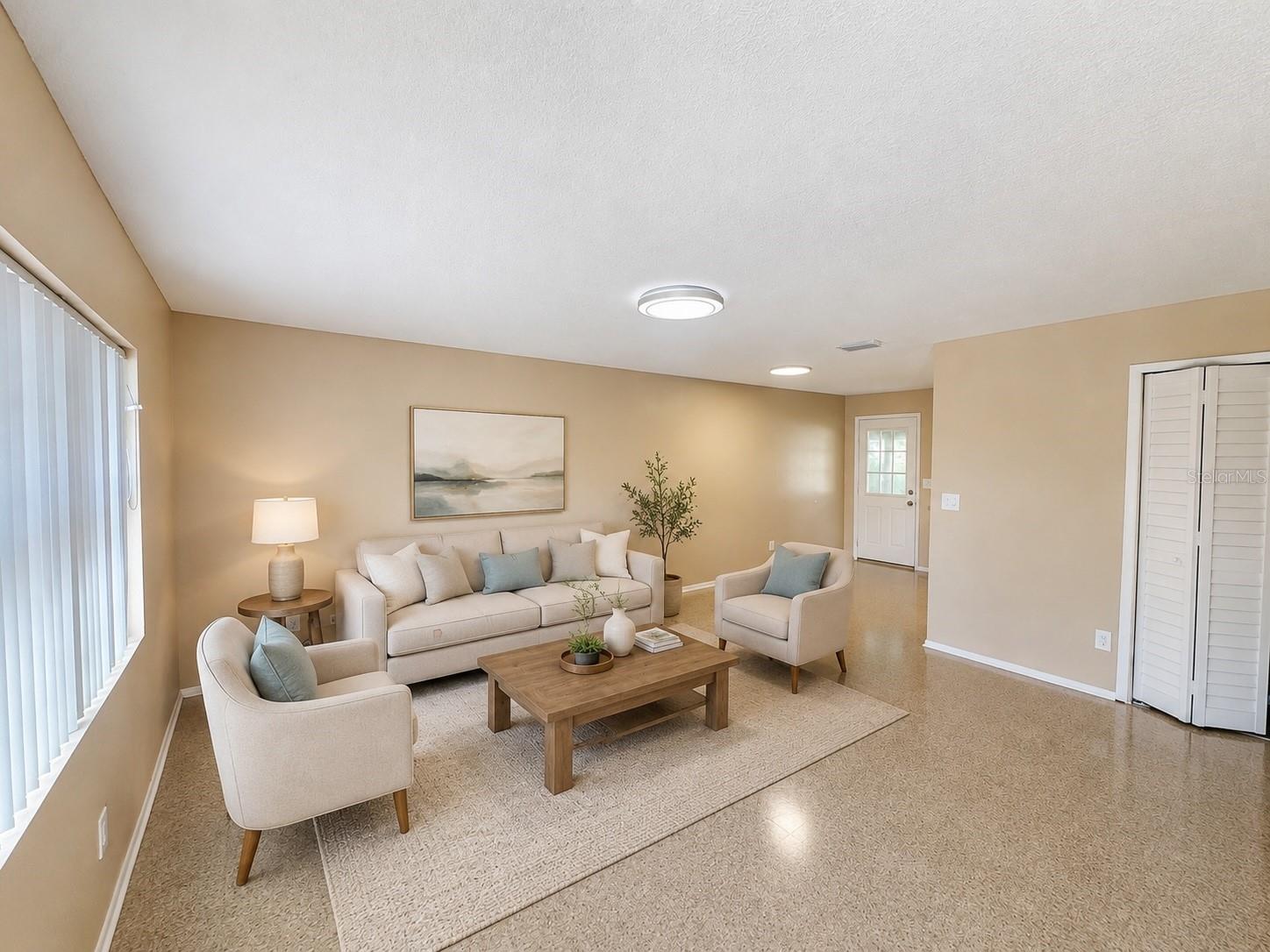 5222 Bogdonoff Dr, Seffner, FL 33584