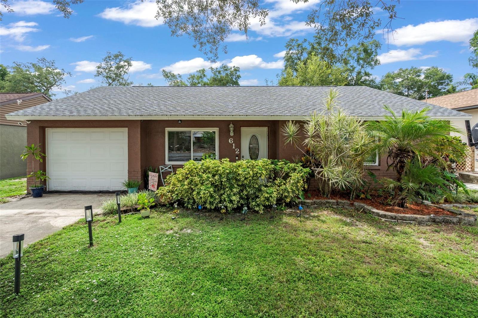 612 E Spruce St, Tarpon Springs, FL 34689
