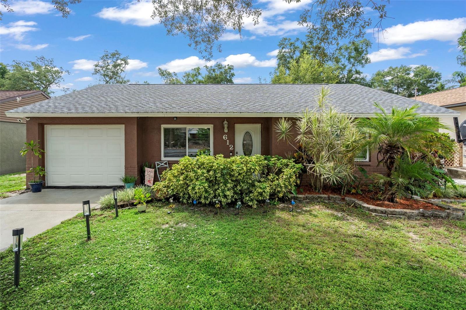 612 E Spruce St, Tarpon Springs, FL 34689
