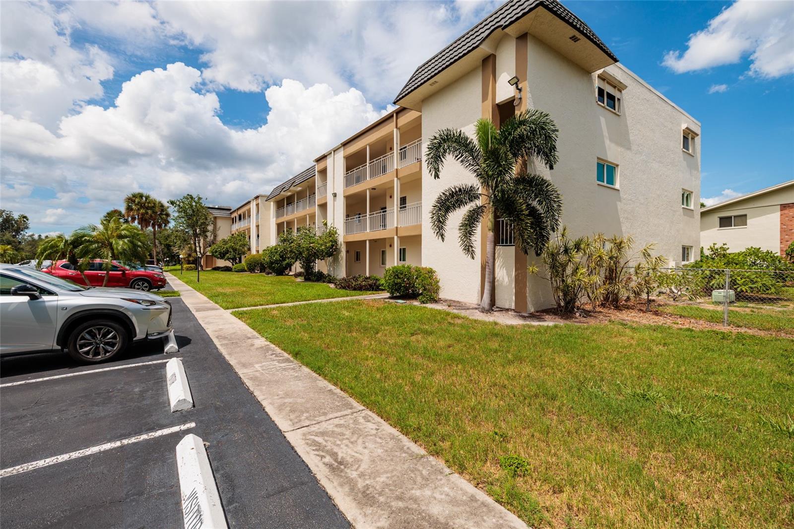 4595 Chancellor St NE #114, St Petersburg, FL 33703