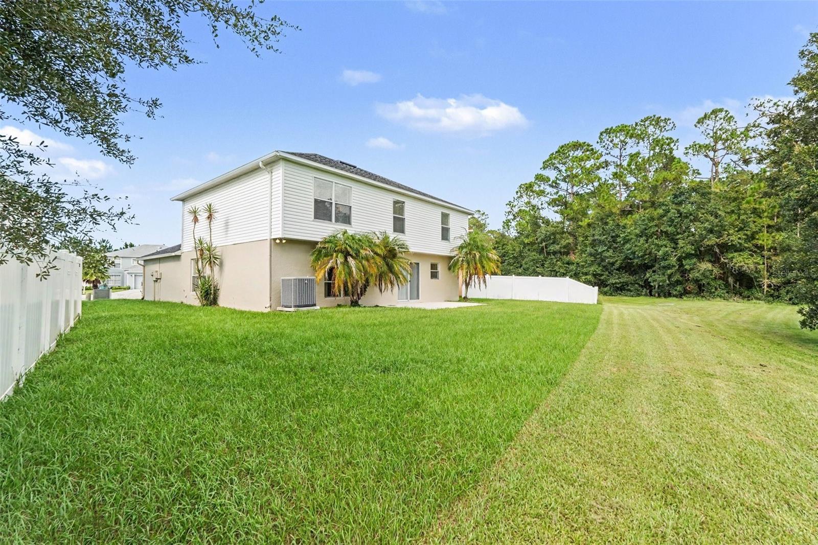 30346 Rattana Ct, Wesley Chapel, FL 33545