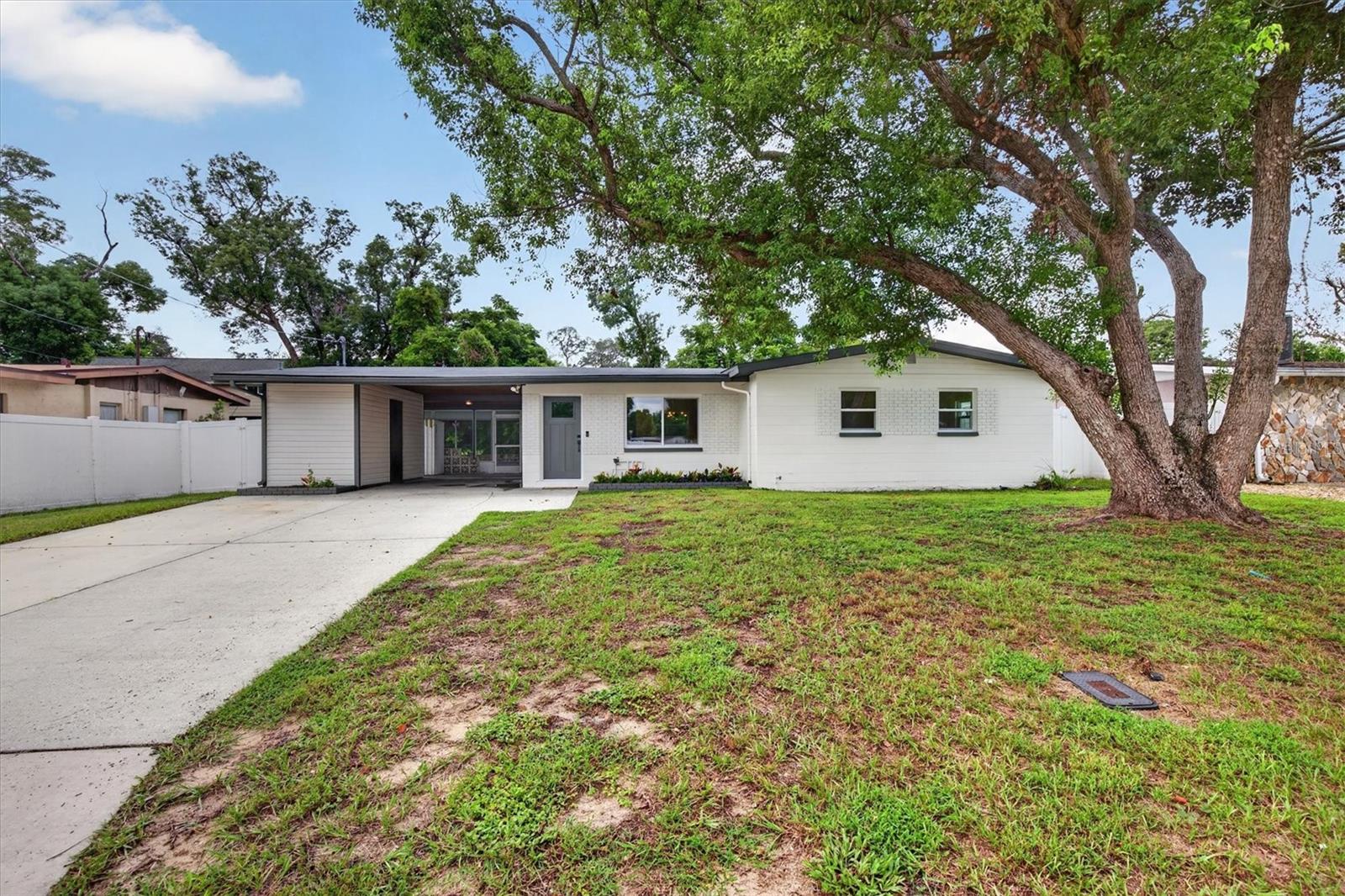 5305 E 98th Ave, Temple Terrace, FL 33617