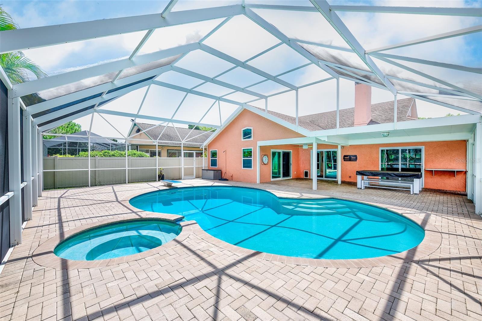 3106 Featherwood Ct, Clearwater, FL 33759