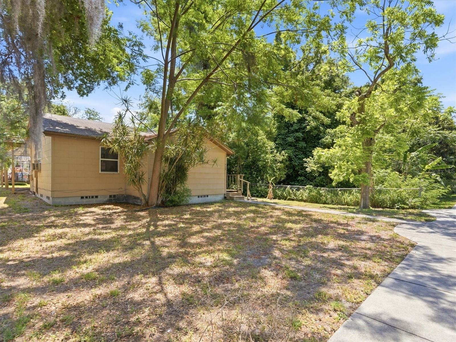 230 6th Ave N, Safety Harbor, FL 34695