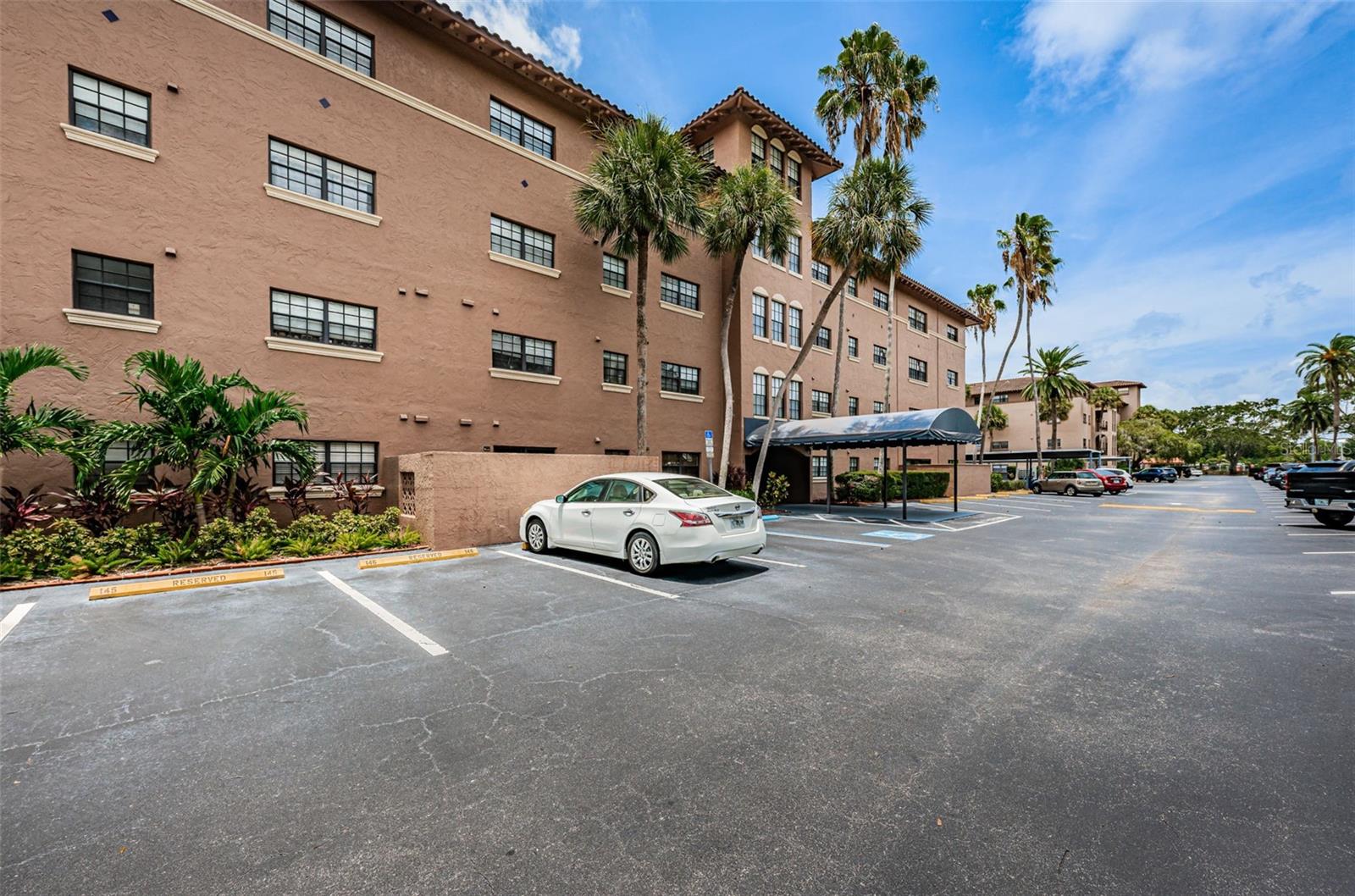 6100 Gulfport Blvd S #405, Gulfport, FL 33707