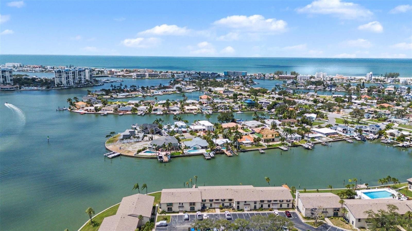519 Plaza Seville Ct #39, Treasure Island, FL 33706