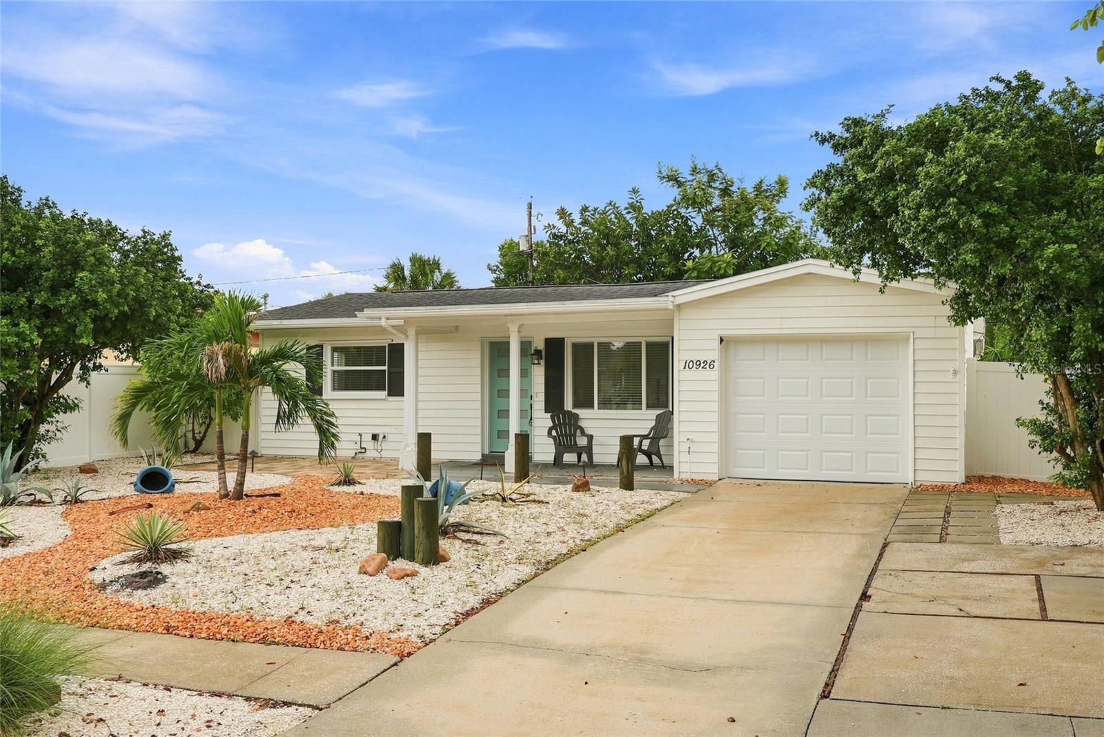 10926 Temple Ave, Seminole, FL 33772