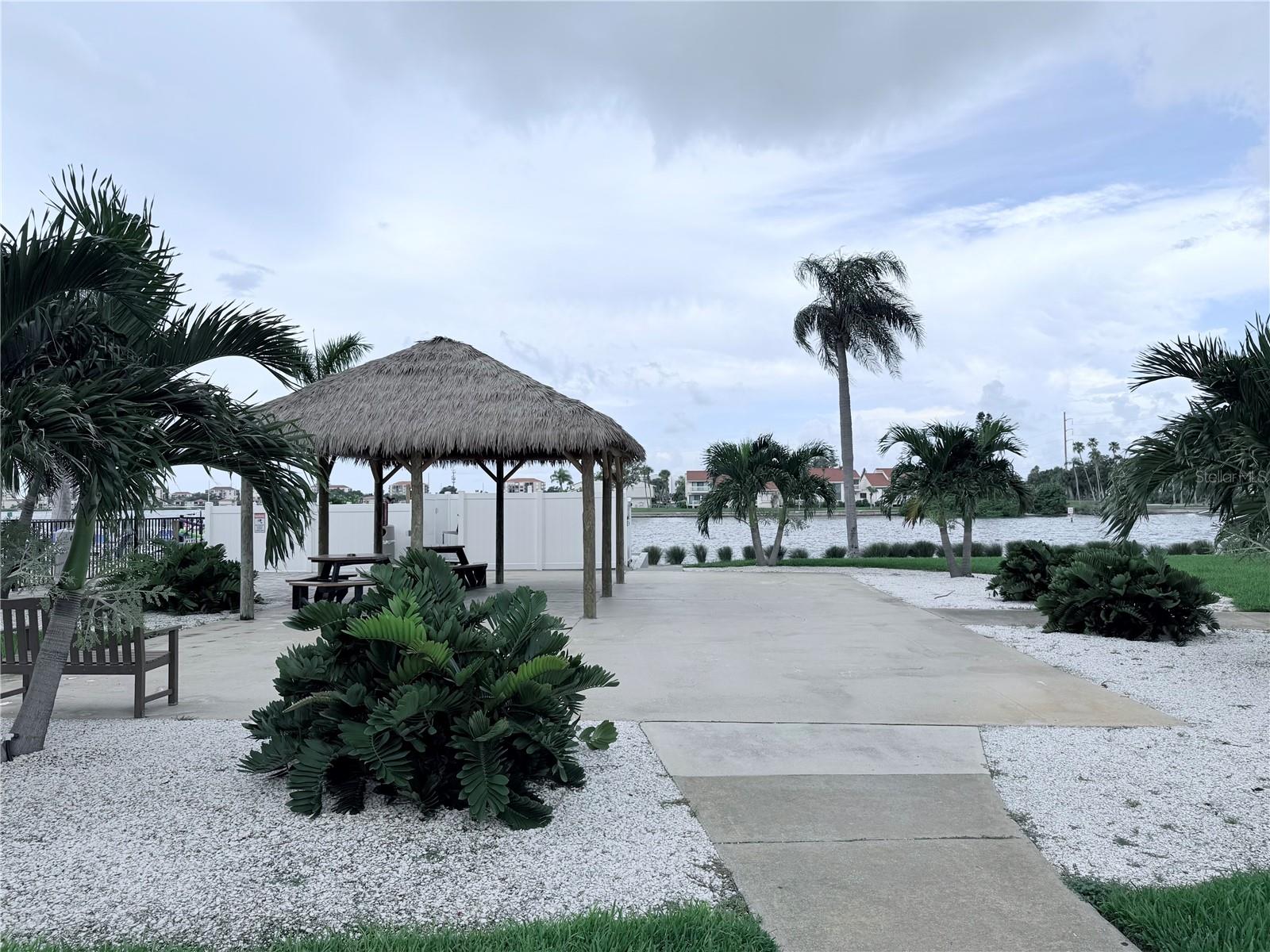 5200 Brittany Dr S #609, St Petersburg, FL 33715