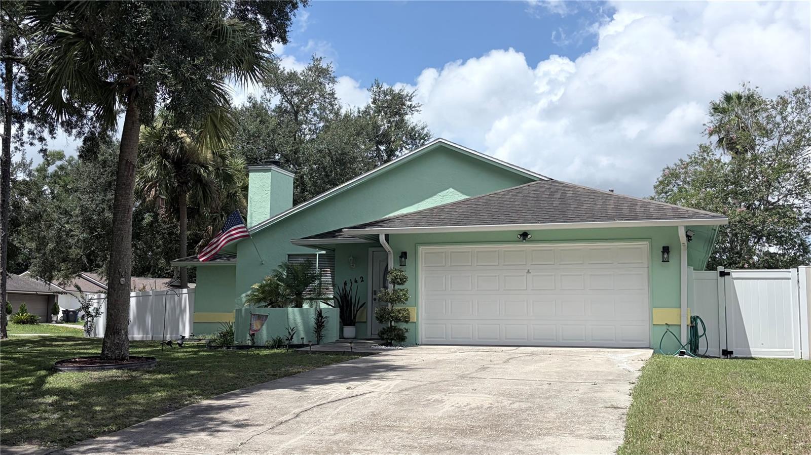 4142 Yellowwood Dr, Valrico, FL 33594